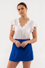 Load image into Gallery viewer, White Scalloped V-Neck Woven Top
