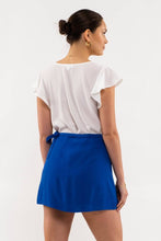Load image into Gallery viewer, White Scalloped V-Neck Woven Top
